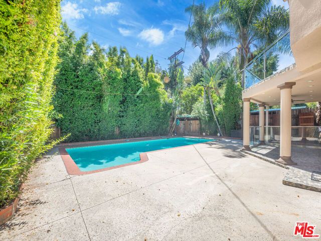 22018 Dumetz Road, Woodland Hills (los Angeles), CA 91364