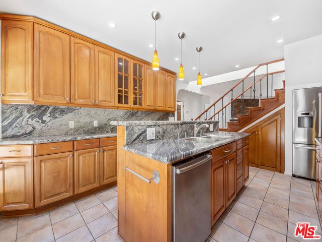 22018 Dumetz Road, Woodland Hills (los Angeles), CA 91364