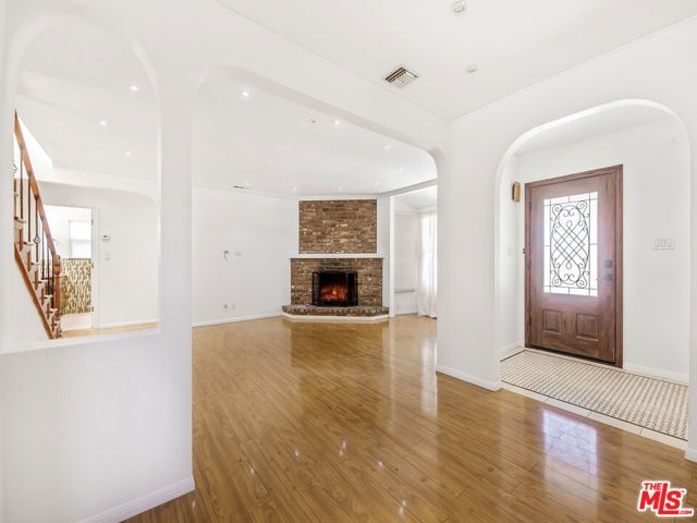 22018 Dumetz Road, Woodland Hills (los Angeles), CA 91364