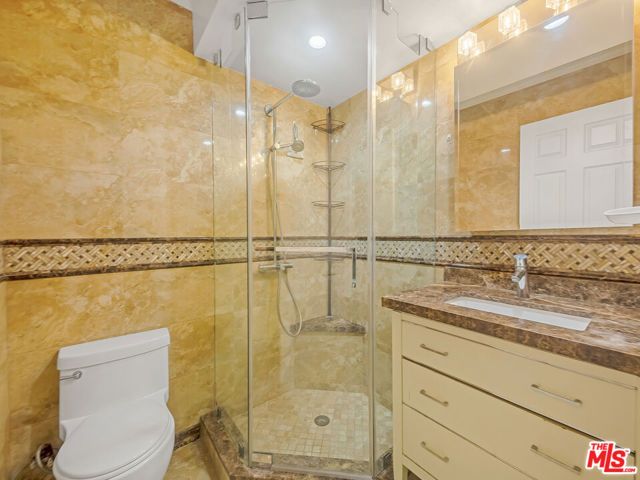 22018 Dumetz Road, Woodland Hills (los Angeles), CA 91364
