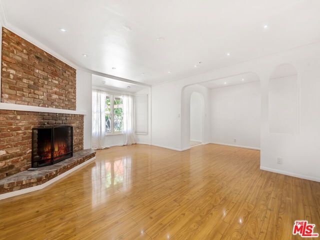 22018 Dumetz Road, Woodland Hills (los Angeles), CA 91364