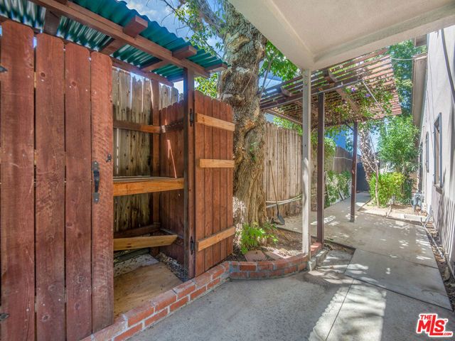 22018 Dumetz Road, Woodland Hills (los Angeles), CA 91364