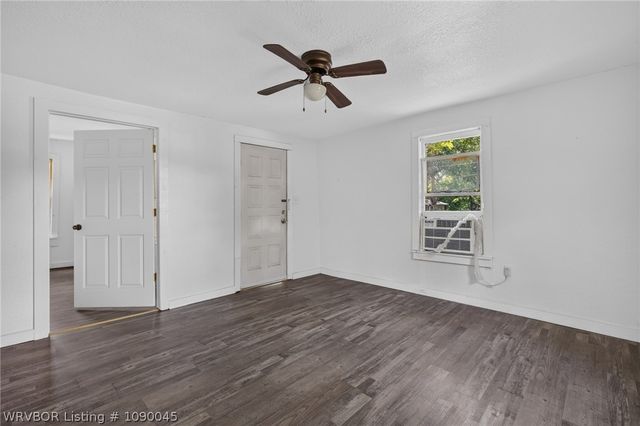 421 N 16th Street, Van Buren, AR 72956