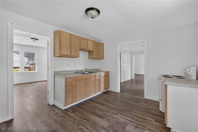 421 N 16th Street, Van Buren, AR 72956