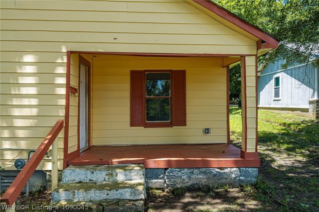 421 N 16th Street, Van Buren, AR 72956