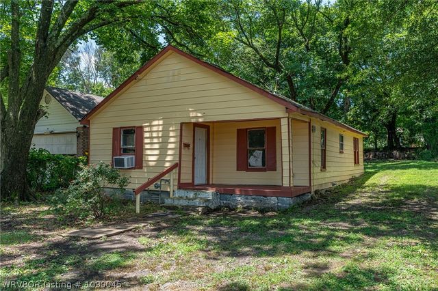 421 N 16th Street, Van Buren, AR 72956