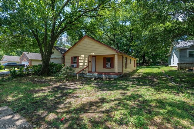 421 N 16th Street, Van Buren, AR 72956