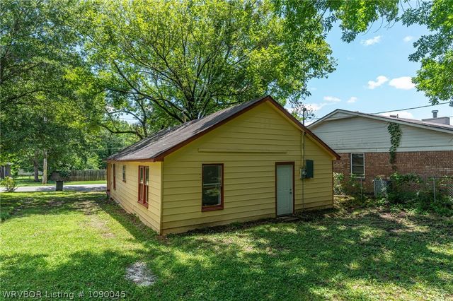 421 N 16th Street, Van Buren, AR 72956