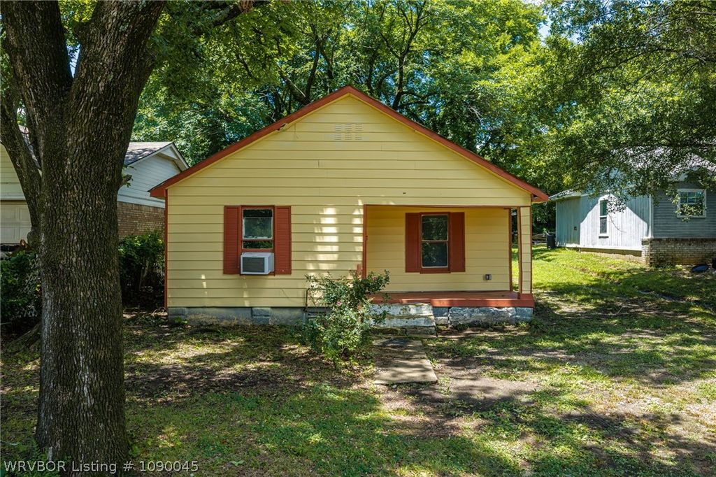 421 N 16th Street, Van Buren, AR 72956