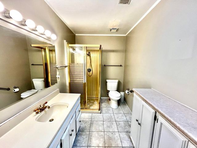 221 Fairway Drive, Evansville, IN 47710
