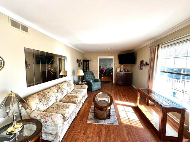 221 Fairway Drive, Evansville, IN 47710