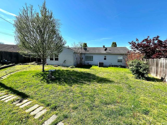 221 Fairway Drive, Evansville, IN 47710