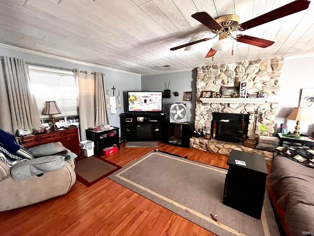 221 Fairway Drive, Evansville, IN 47710