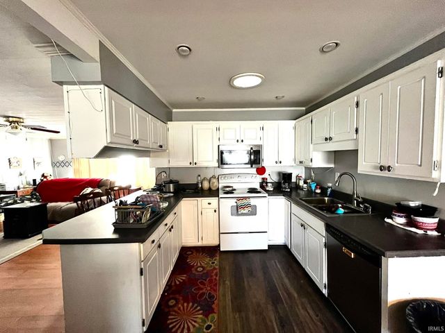 221 Fairway Drive, Evansville, IN 47710