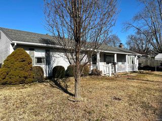 221 Fairway Drive, Evansville, IN 47710