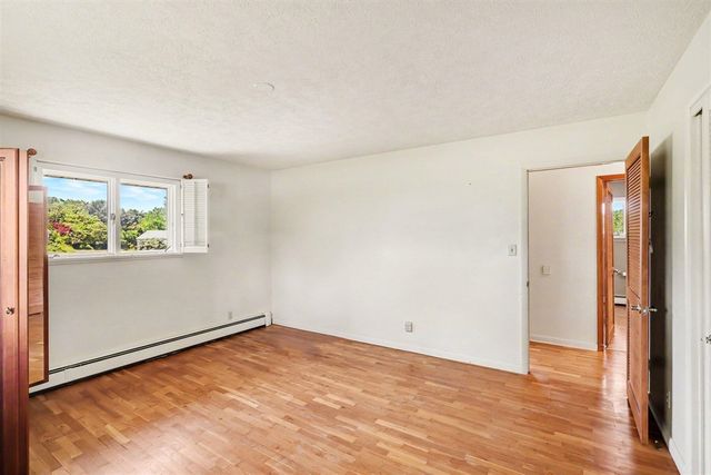 3865 E Empire Avenue, Benton Harbor, MI 49022