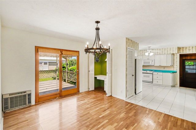 3865 E Empire Avenue, Benton Harbor, MI 49022