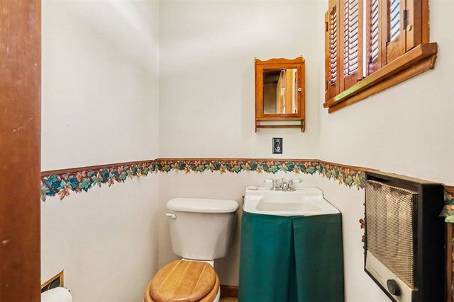 3865 E Empire Avenue, Benton Harbor, MI 49022