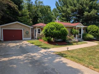 440 Water Street, Douglas, MI 49406