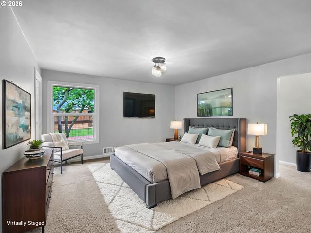 6286 Sw HARRINGTON Ave, Lake Oswego, OR 97035