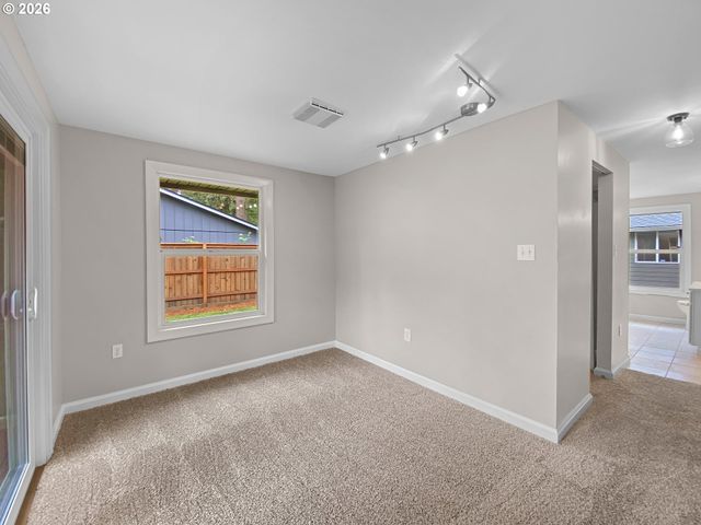 6286 Sw HARRINGTON Ave, Lake Oswego, OR 97035