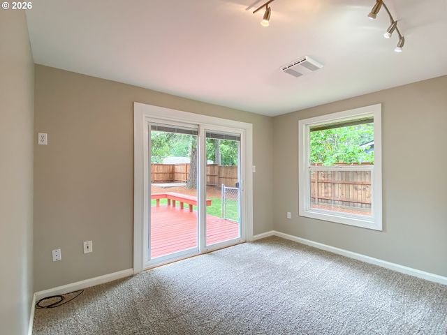 6286 Sw HARRINGTON Ave, Lake Oswego, OR 97035