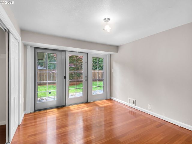 6286 Sw HARRINGTON Ave, Lake Oswego, OR 97035