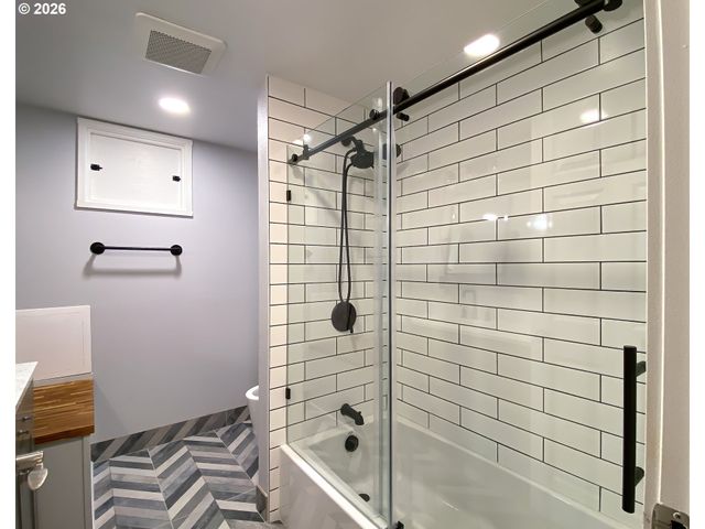 6286 Sw HARRINGTON Ave, Lake Oswego, OR 97035
