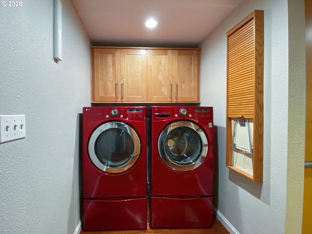 6286 Sw HARRINGTON Ave, Lake Oswego, OR 97035