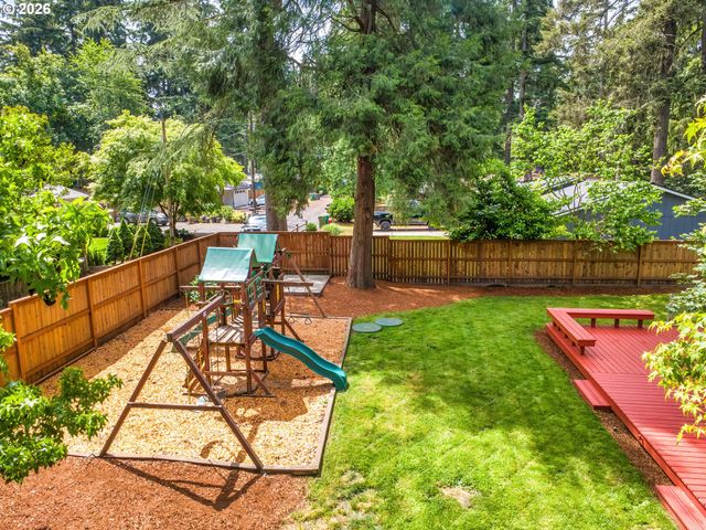 6286 Sw HARRINGTON Ave, Lake Oswego, OR 97035