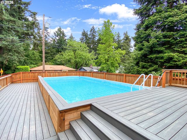 6286 Sw HARRINGTON Ave, Lake Oswego, OR 97035