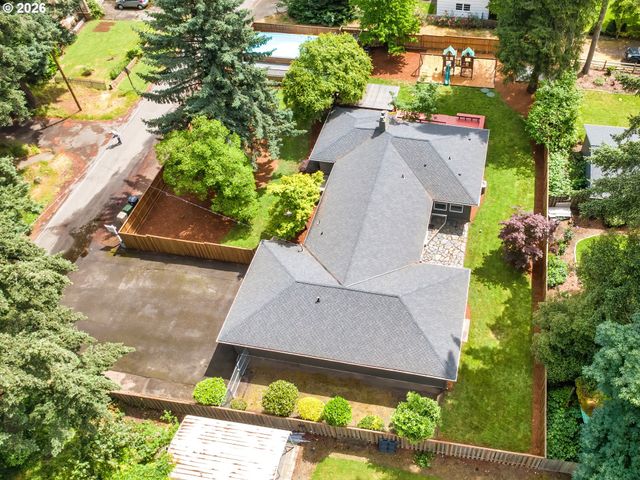 6286 Sw HARRINGTON Ave, Lake Oswego, OR 97035