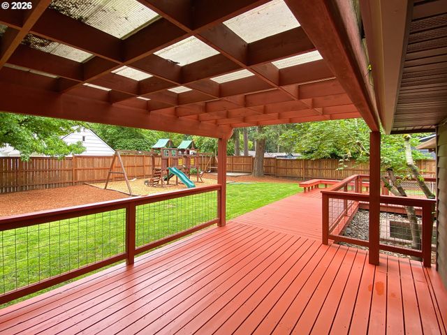 6286 Sw HARRINGTON Ave, Lake Oswego, OR 97035