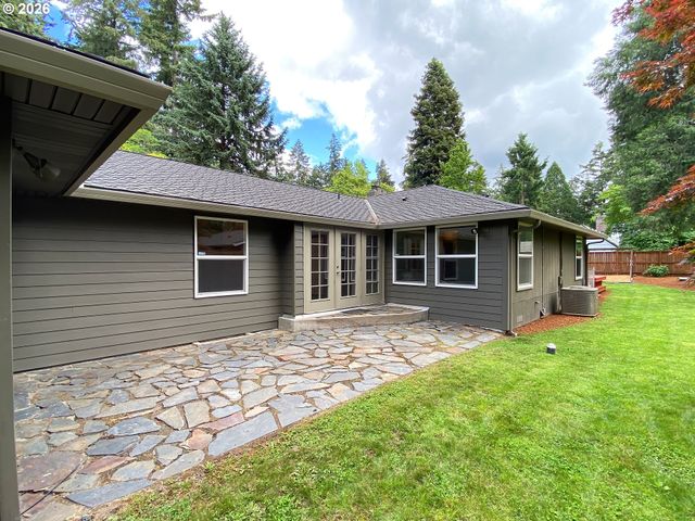 6286 Sw HARRINGTON Ave, Lake Oswego, OR 97035