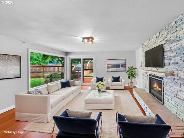 6286 Sw HARRINGTON Ave, Lake Oswego, OR 97035