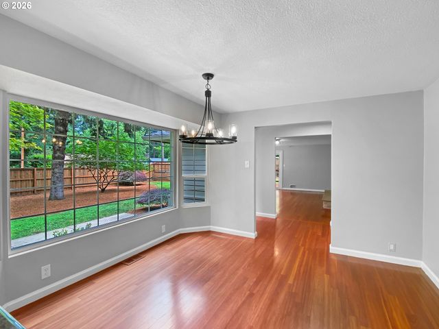 6286 Sw HARRINGTON Ave, Lake Oswego, OR 97035