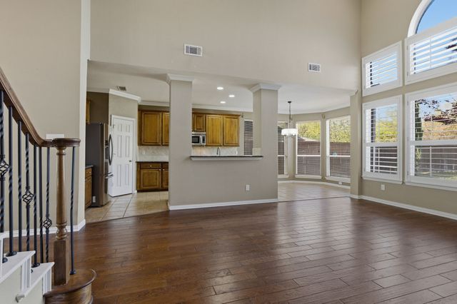 4517 Creekside Drive, Haltom City, TX 76137