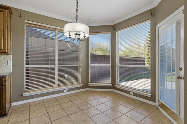 4517 Creekside Drive, Haltom City, TX 76137