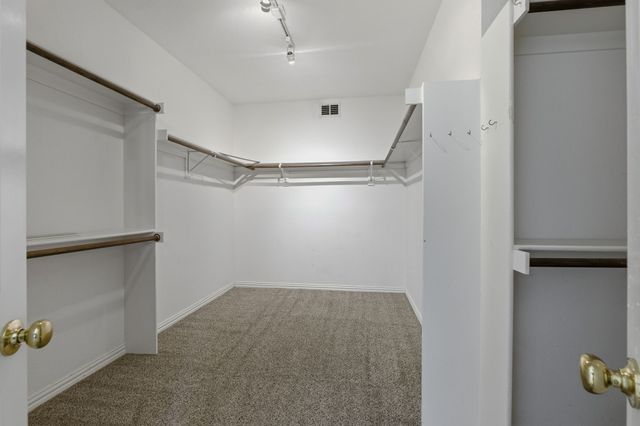 4517 Creekside Drive, Haltom City, TX 76137