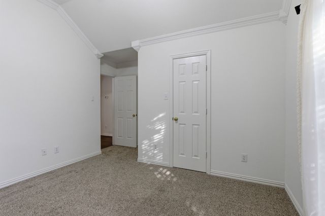 4517 Creekside Drive, Haltom City, TX 76137