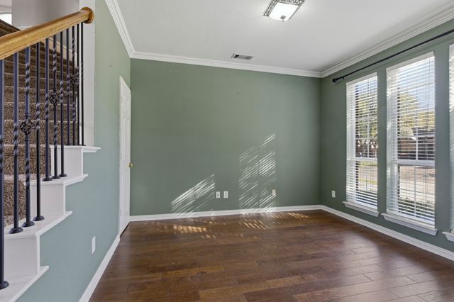 4517 Creekside Drive, Haltom City, TX 76137