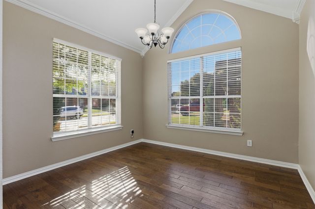 4517 Creekside Drive, Haltom City, TX 76137