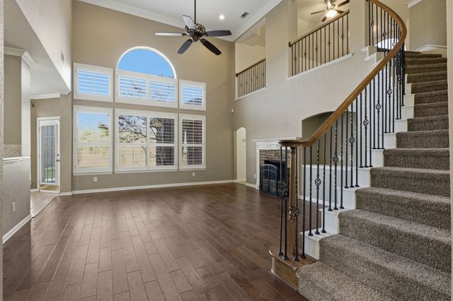 4517 Creekside Drive, Haltom City, TX 76137