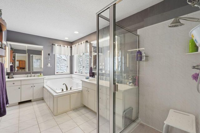 13529 Gossamer Way, Apple Valley, MN 55124