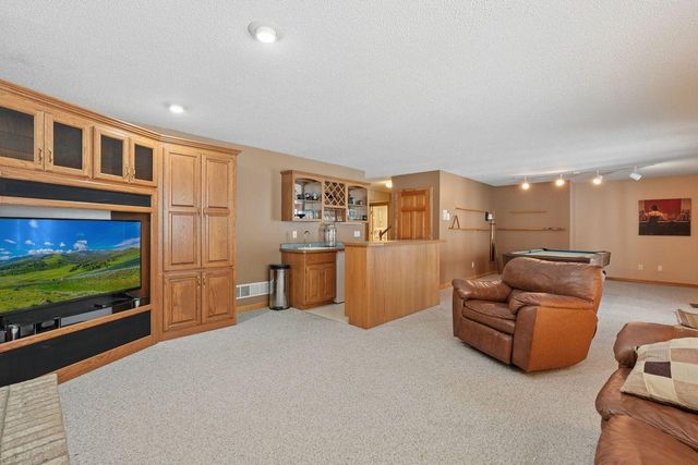 13529 Gossamer Way, Apple Valley, MN 55124