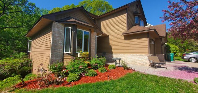 13529 Gossamer Way, Apple Valley, MN 55124