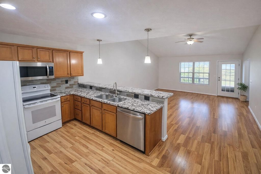 Image 2 of property listing at 1278 Terrace Bluff Drive, Traverse City, MI 49686