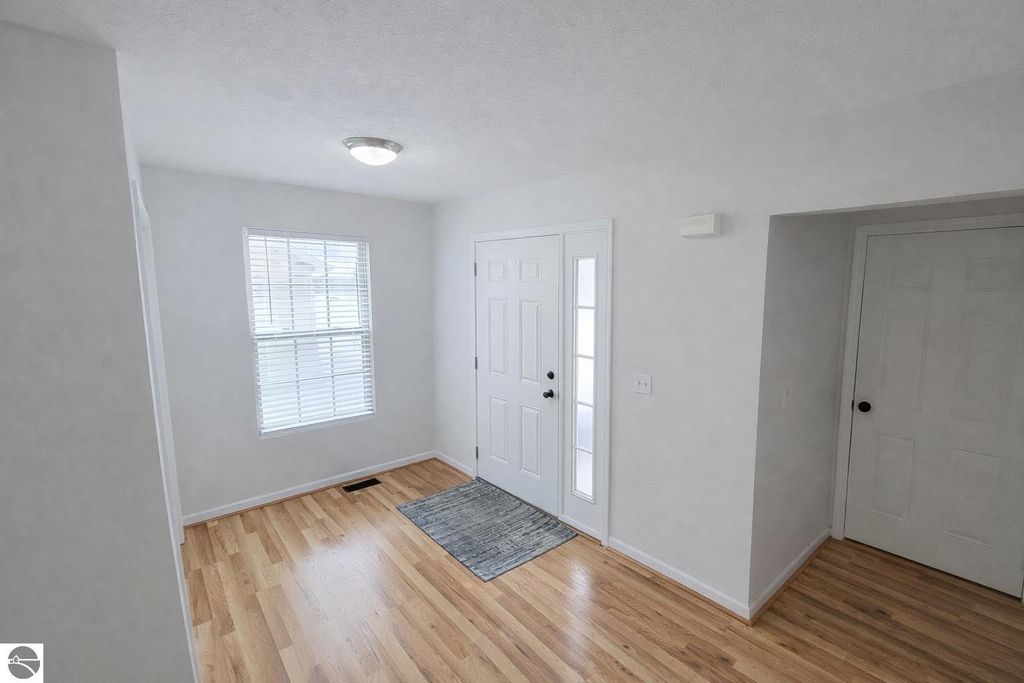 Image 7 of property listing at 1278 Terrace Bluff Drive, Traverse City, MI 49686