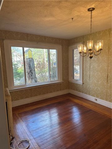 14 Waterview Ave Avenue, East Providence, RI 02915