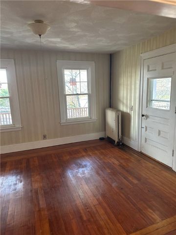 14 Waterview Ave Avenue, East Providence, RI 02915